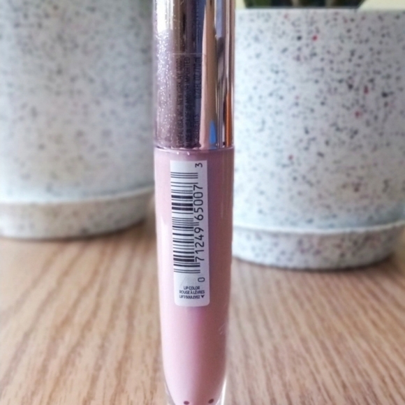 L'Oreal Paris Glow Paradise Lip Balm-in-Gloss & Balm-in-Lipstick - Picture 6 of 8